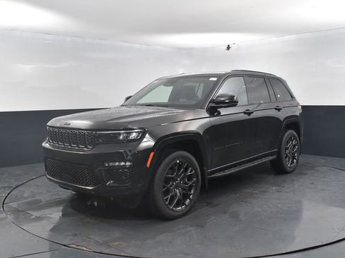 New 2025 Jeep Grand Cherokee Summit image 4