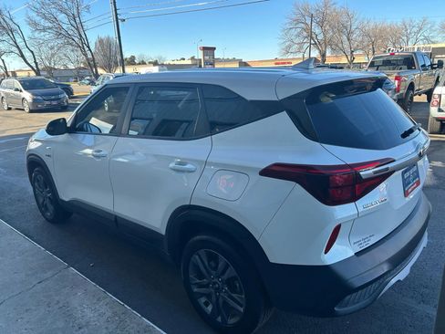 Used 2021 Kia Seltos LX image 19