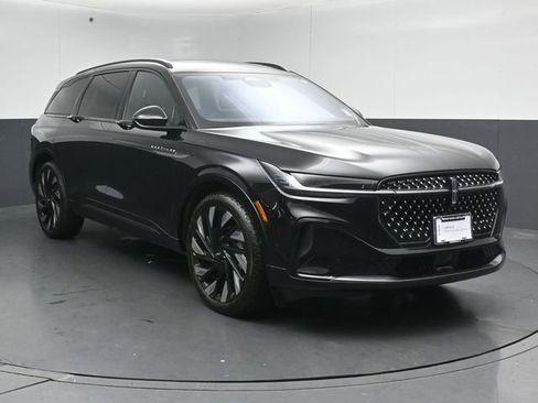 Certified 2025 Lincoln Nautilus Reserve AWD/4WD image 1