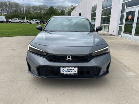 Used 2025 Honda Civic Sport image 3