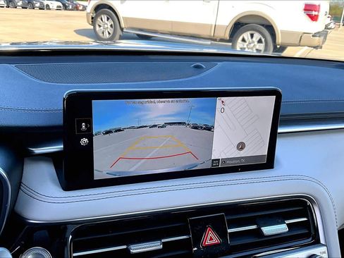 Used 2025 Genesis G70 2.5T image 25