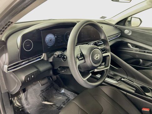 Certified 2024 Hyundai Elantra SEL FWD image 9