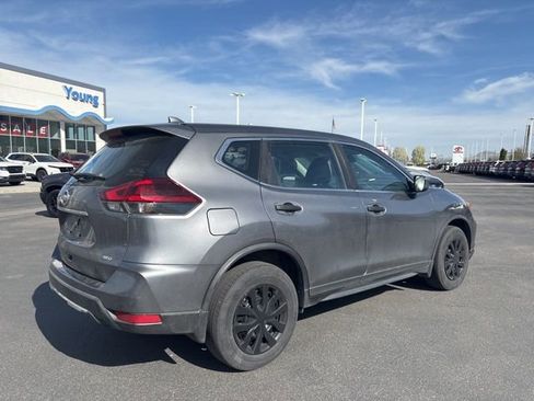 Used 2019 Nissan Rogue S image 3