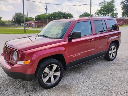 Used 2017 Jeep Patriot High Altitude image 1