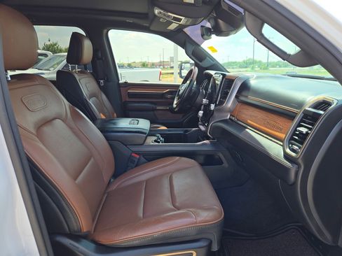 Used 2022 RAM 1500 Limited w/ Body Color Bumper Group AWD/4WD image 26