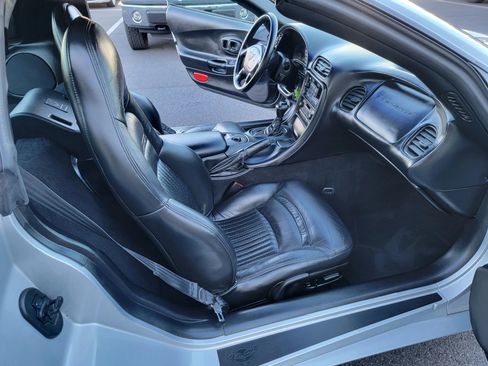 Used 2000 Chevrolet Corvette Coupe w/ Memory Pkg image 10