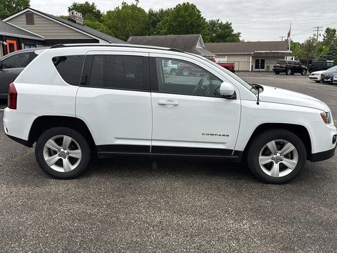 Used 2017 Jeep Compass Latitude AWD/4WD image 6