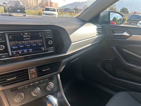 Used 2020 Volkswagen Jetta S image 25