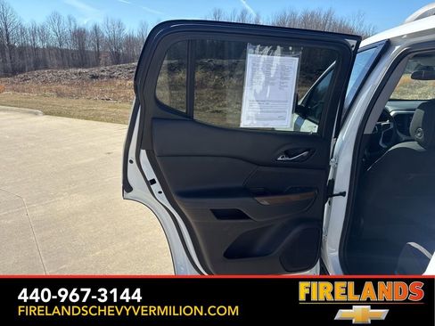 Certified 2023 GMC Acadia SLE w/ Driver Convenience Package image 41