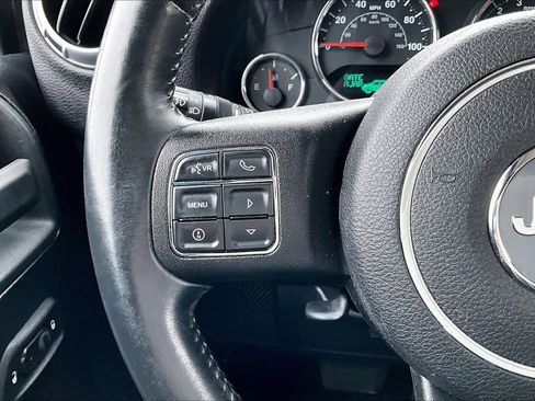 Used 2015 Jeep Wrangler Unlimited Sahara w/ Dual Top Group AWD/4WD image 24