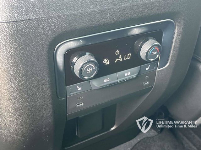 Used 2025 Chevrolet Tahoe Premier AWD/4WD image 22