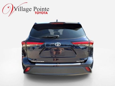 Used 2020 Toyota Highlander XLE w/ Protection Package #3 AWD/4WD image 3
