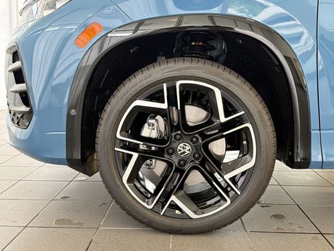 New 2026 Volkswagen Tiguan SEL R-Line AWD/4WD image 12