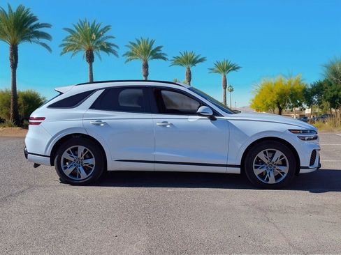 Used 2025 Genesis GV70 3.5T Sport image 6