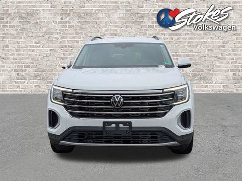 Certified 2025 Volkswagen Atlas SE FWD image 9