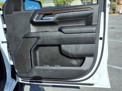 Used 2024 GMC Sierra 1500 SLE w/ Enhanced Capability Package image 14