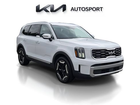 Certified 2023 Kia Telluride S AWD/4WD image 3