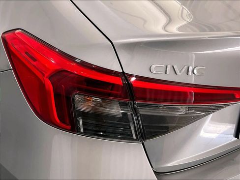 Used 2023 Honda Civic Sport image 32