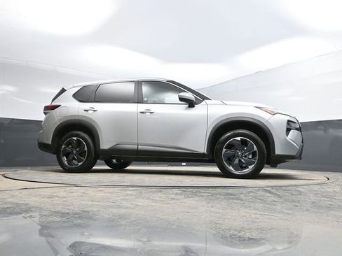 Used 2024 Nissan Rogue SV image 52