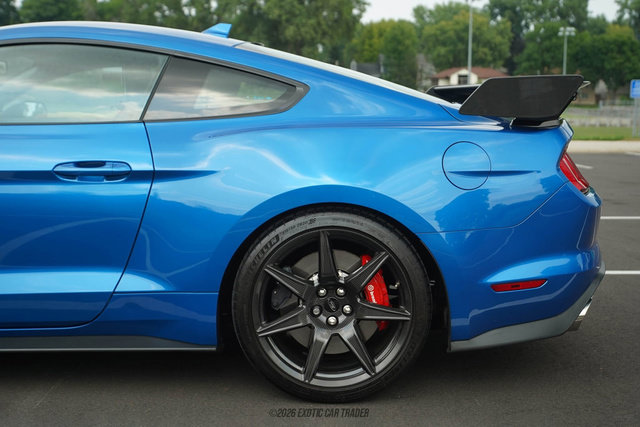 Used 2021 Ford Mustang Shelby GT500 w/ Carbon Fiber Track Pack RWD image 5
