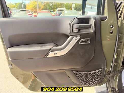 Used 2015 Jeep Wrangler Unlimited Rubicon w/ Dual Top Group AWD/4WD image 19
