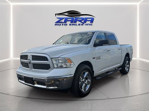 Used 2017 RAM 1500 Lone Star AWD/4WD image 3