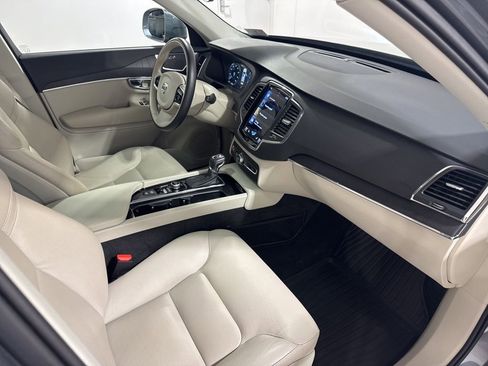 Used 2020 Volvo XC90 T5 Momentum w/ Protection Package AWD/4WD image 28
