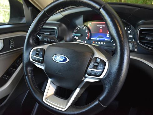 Used 2021 Ford Explorer XLT w/ Equipment Group 202A RWD image 26