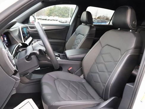 Used 2025 Volkswagen Atlas Cross Sport SE image 15