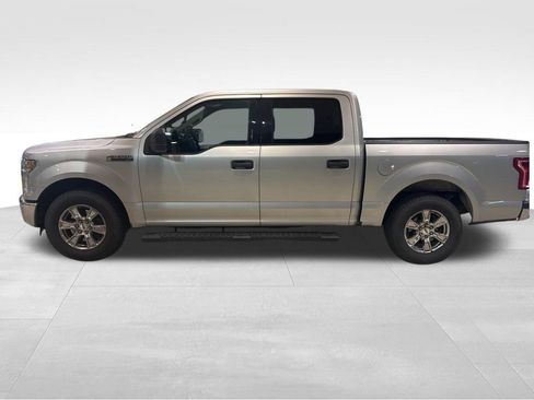 Used 2015 Ford F150 XLT image 16