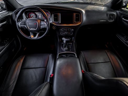 Used 2017 Dodge Charger SXT w/ Plus Group RWD image 5