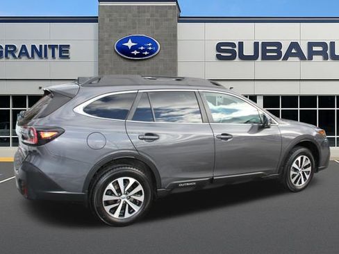 Used 2020 Subaru Outback Premium image 11