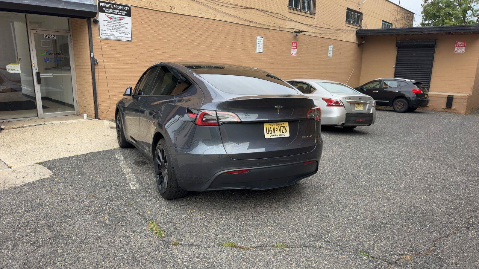 Used 2021 Tesla Model Y Long Range AWD/4WD image 3