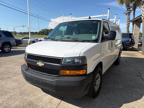 Used 2021 Chevrolet Express 2500 w/ Driver Convenience Package RWD image 9