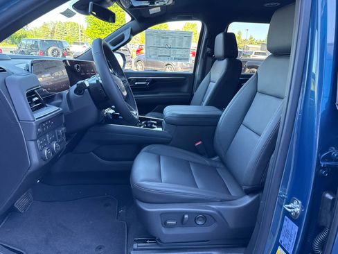 New 2026 Chevrolet Suburban LT w/ Comfort Package AWD/4WD image 22