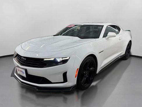 Used 2023 Chevrolet Camaro LT RWD image 4