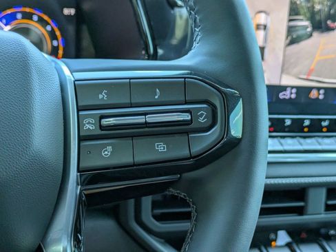 New 2026 Chevrolet Colorado LT w/ LT Convenience Package AWD/4WD image 28