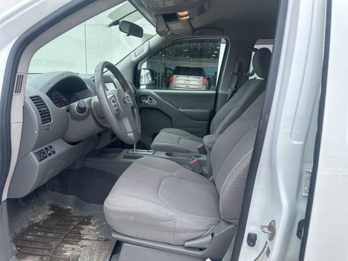 Used 2019 Nissan Frontier SV image 6