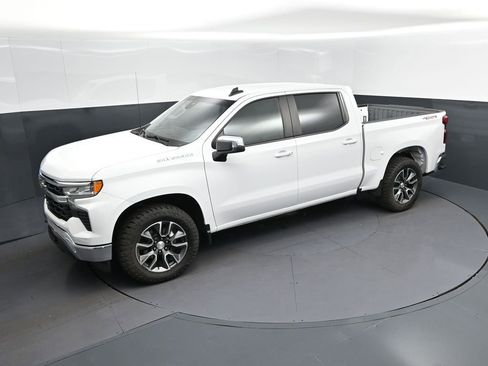 Used 2023 Chevrolet Silverado 1500 LT AWD/4WD image 32