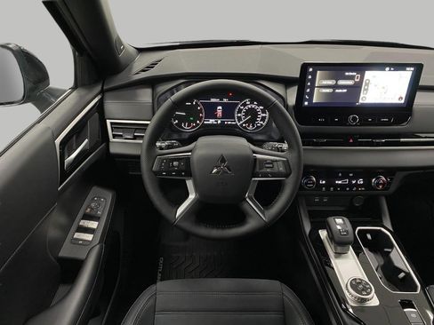 New 2026 Mitsubishi Outlander LE AWD/4WD image 44