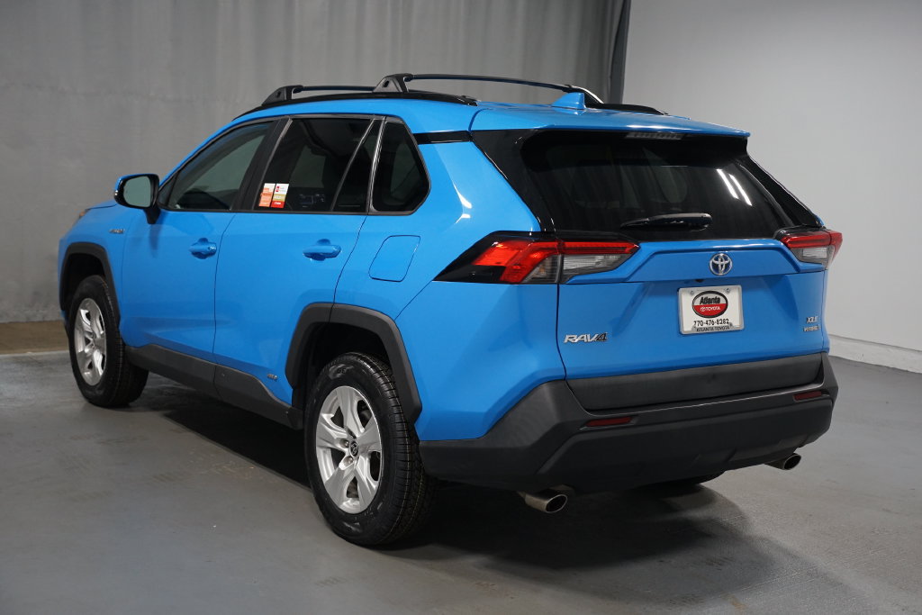 Used 2021 Toyota RAV4 XLE w/ XLE Grade Weather Package AWD/4WD image 6