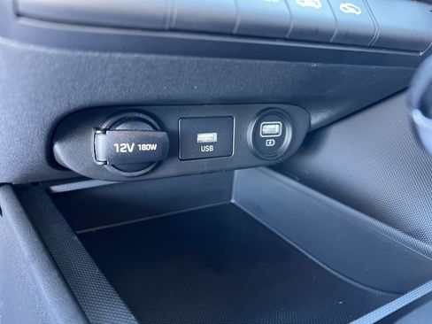 Used 2023 Hyundai Elantra SEL image 29