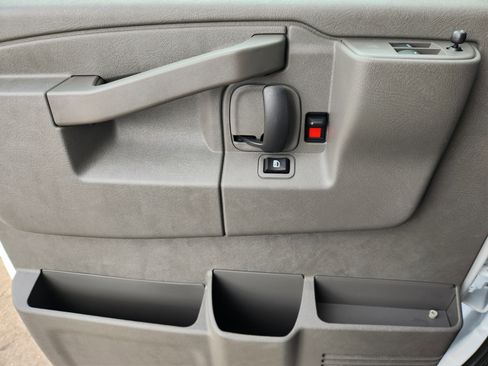 New 2025 Chevrolet Express 2500 Extended image 24