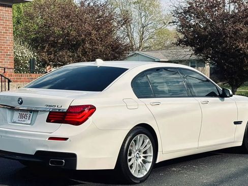 Used 2013 BMW 750Li image 10