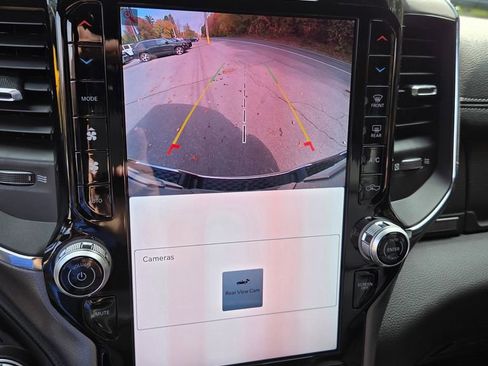 Used 2025 RAM 1500 Laramie image 18