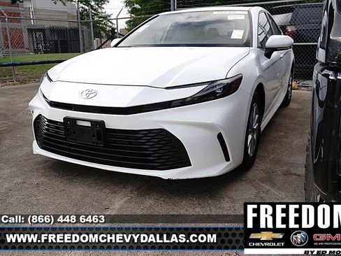Used 2025 Toyota Camry LE FWD image 3