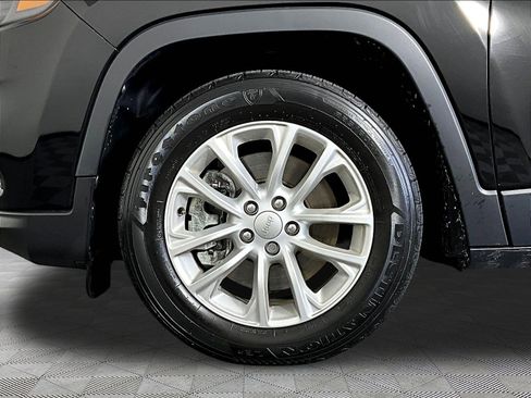 Used 2022 Jeep Cherokee Latitude Lux FWD image 29