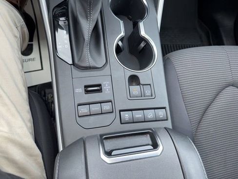 Certified 2022 Toyota Highlander LE image 15