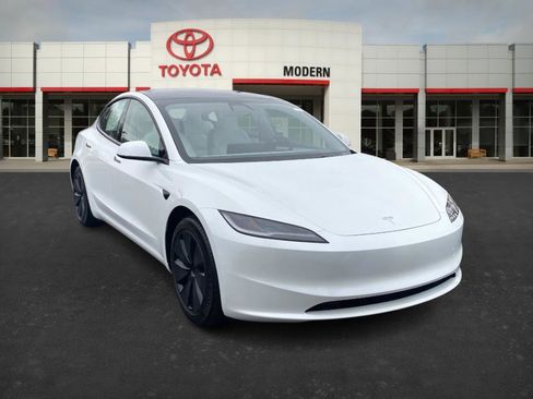 Used 2025 Tesla Model 3 Long Range image 3