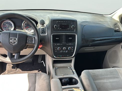 Used 2014 Dodge Grand Caravan SXT FWD image 30